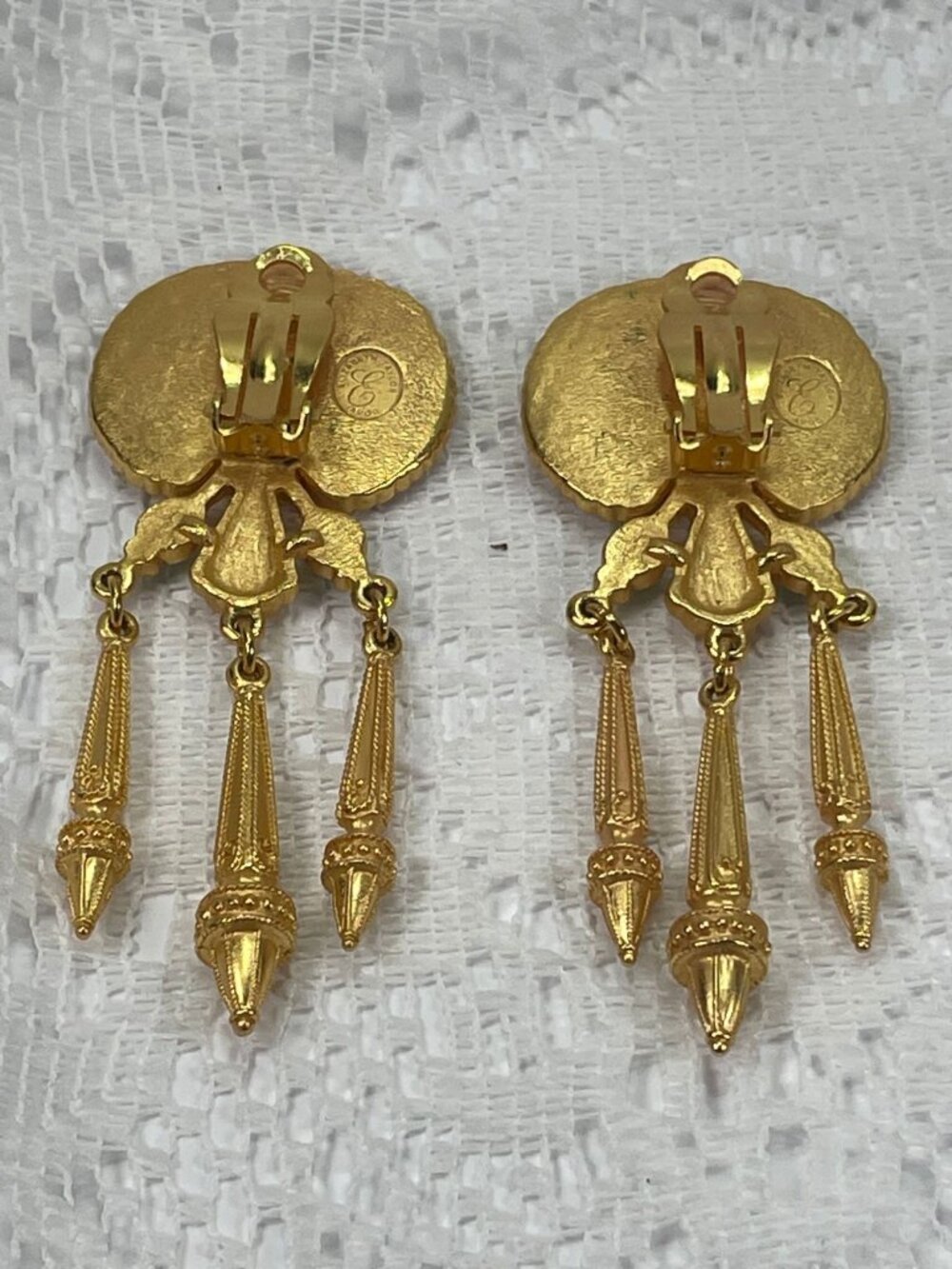 Elizabeth Taylor/Avon Egyptian Revival Gold Clip-On Earrings Blue & Turquoise - Picture 5 of 6
